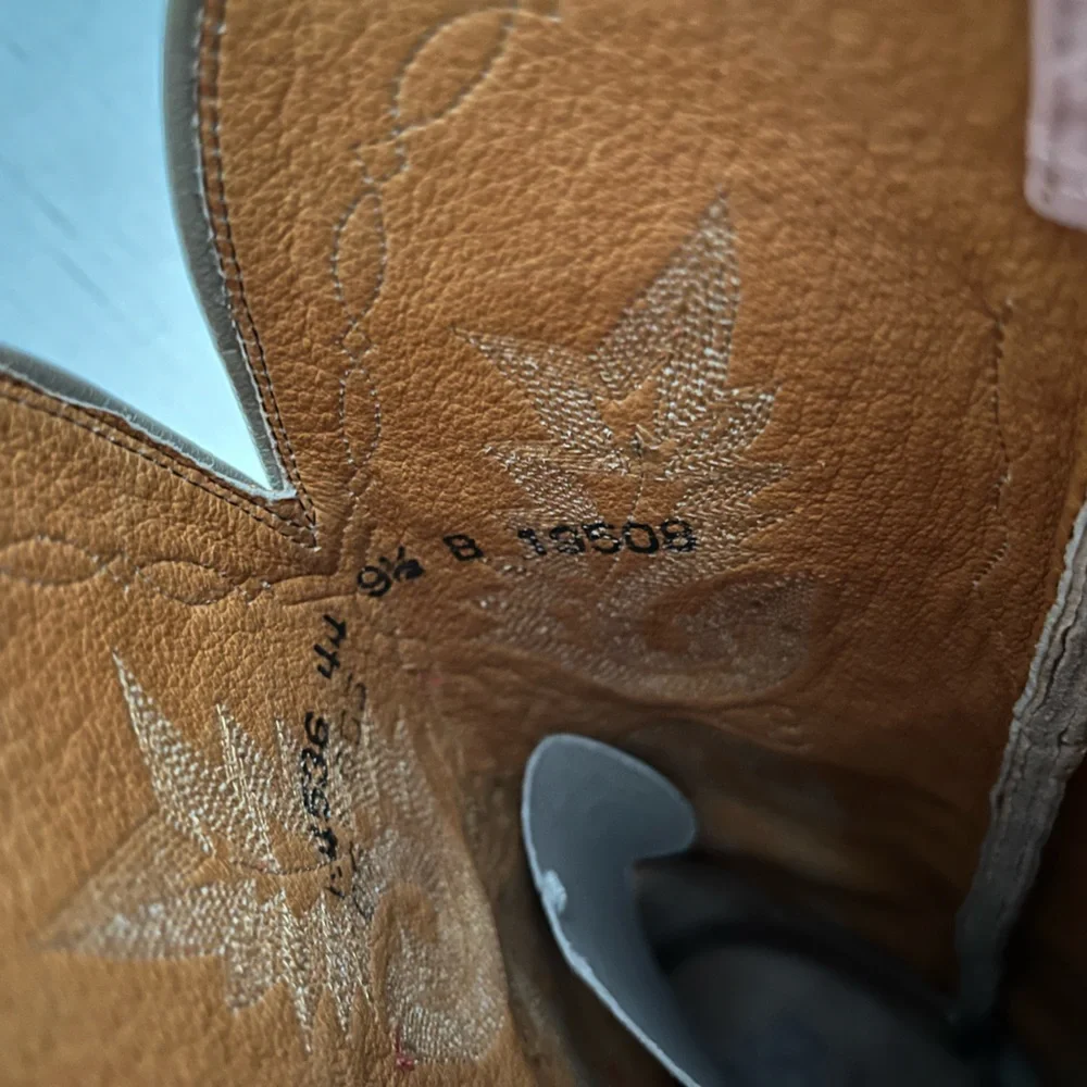 Lucchese Pink Embroidered Western CowgirlBoots - Picture 13 of 15